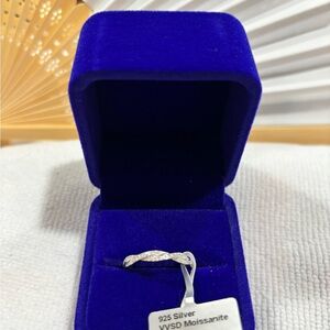 925 Silver Moissanite Twisted Band Ring